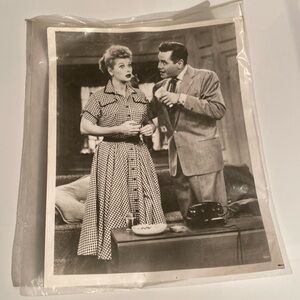 I love Lucy Lucille ball desi arnez 8 x 10 black and white photo picture
